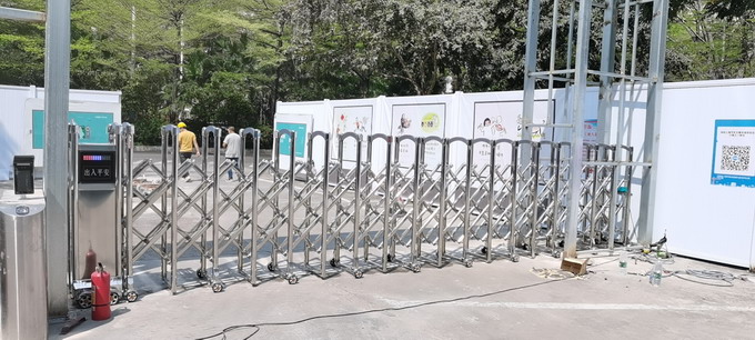 不鏽鋼(gāng)伸縮門