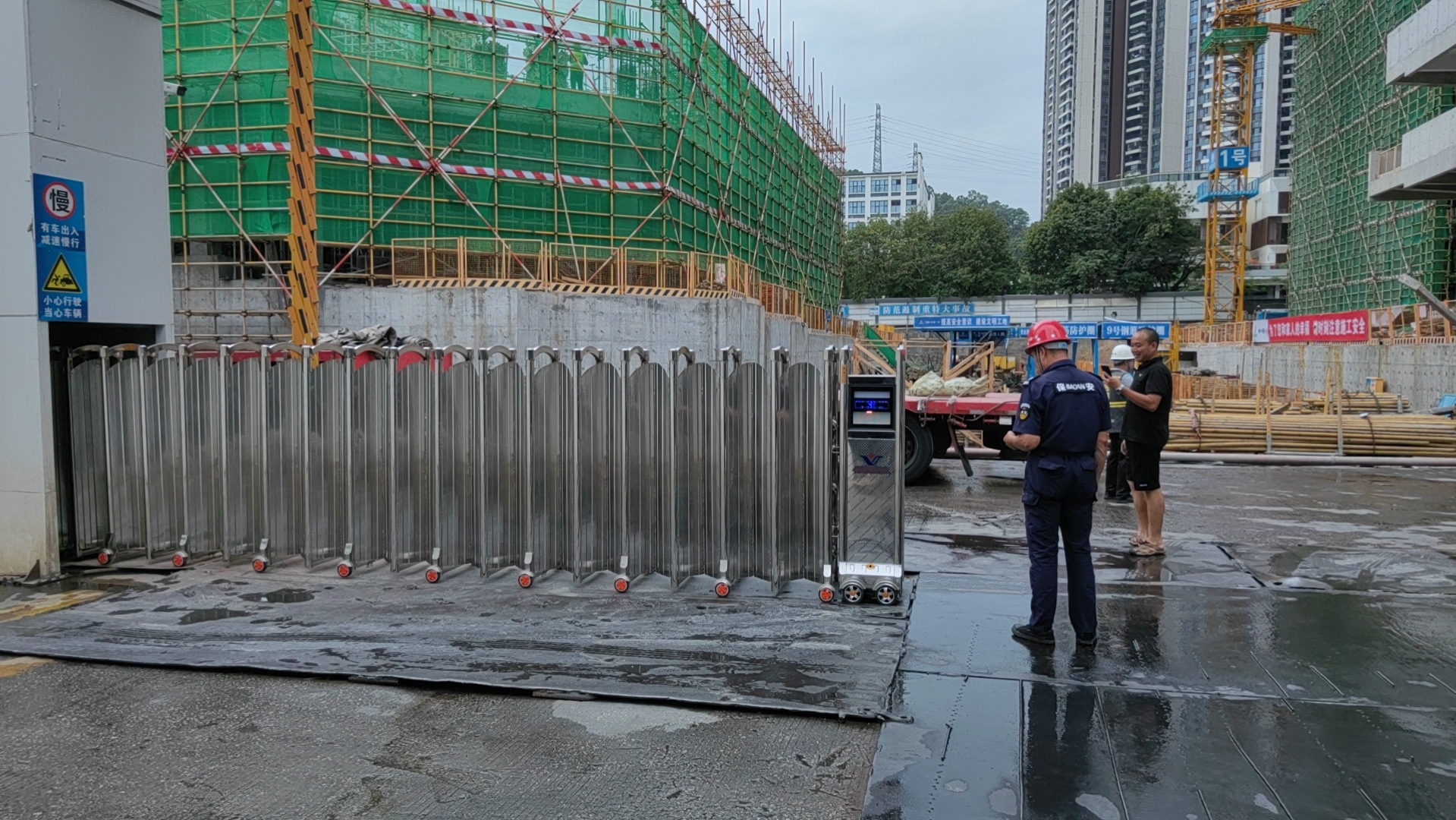 封板伸縮門(mén)的優(yōu)點概述